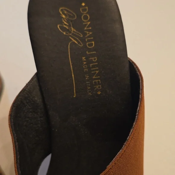 NWOT DONALD PLINER Platforms With Rust Brown Upper And Cork Heel.Sz9 $60 - Picture 2 of 7